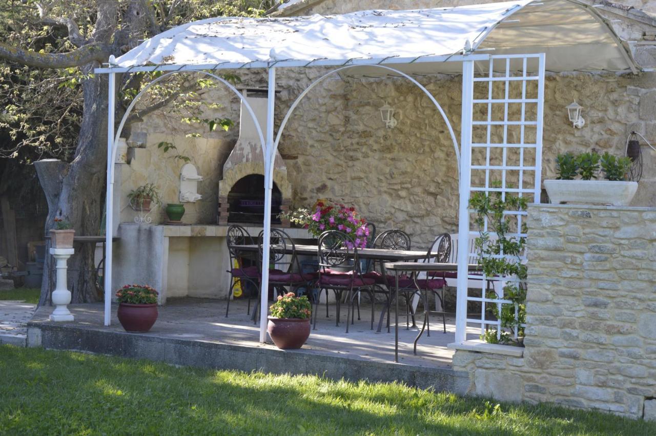 Bed and Breakfast Le Mas Du Chat Cavaillon Exteriér fotografie