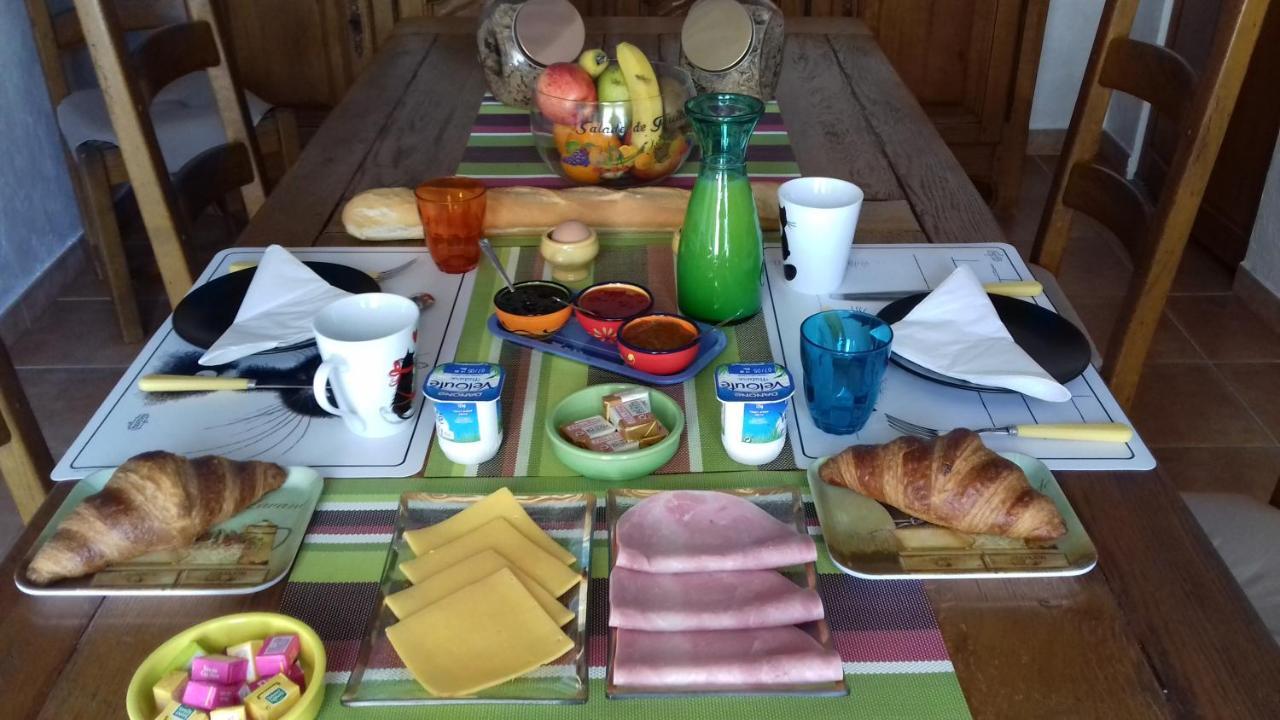 Bed and Breakfast Le Mas Du Chat Cavaillon Exteriér fotografie